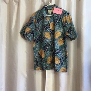 MENS pineapple themed tropical shirt in 100% cotton in size medium